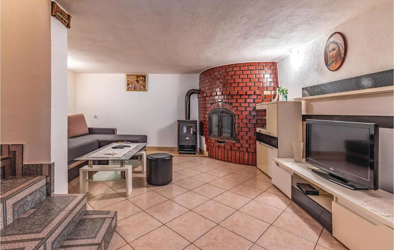 Awesome Apartment In Liznjan With Wifi Croatia