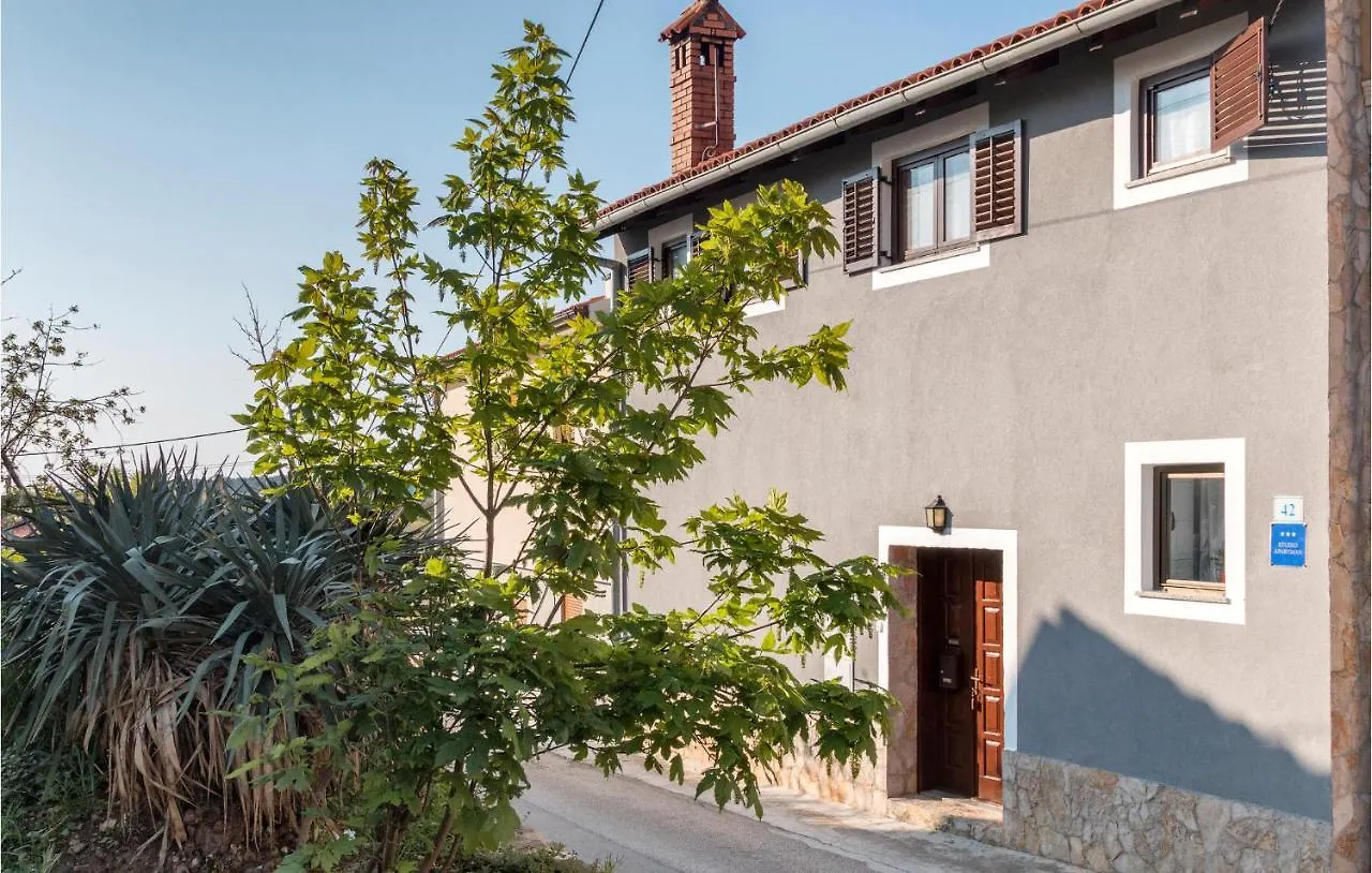 Awesome Apartment In Liznjan With Wifi