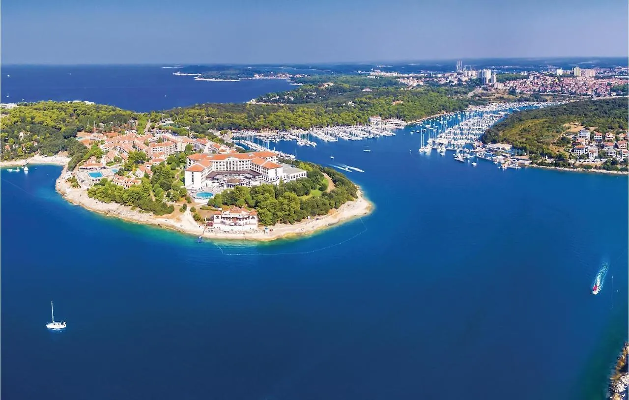 Awesome Apartment In Liznjan With Wifi Croatia